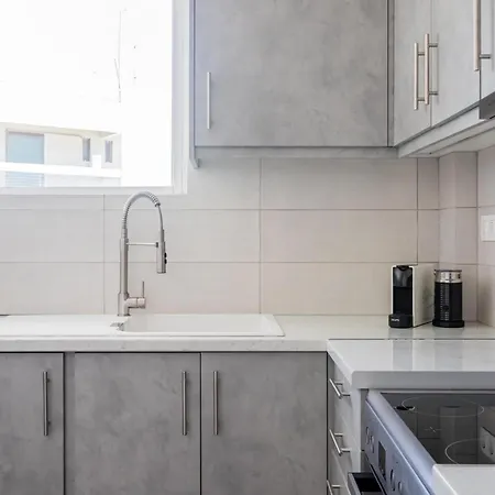 Exclusive 2br In Alimos By Upstreet