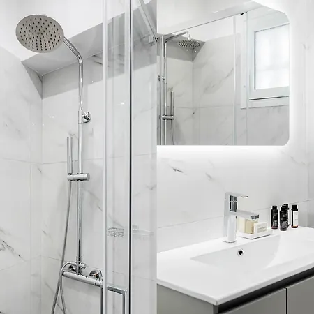 Exclusive 2br In Alimos By Upstreet